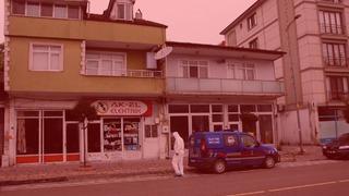 Oğlu işteyken gelininin evine girdiğini görünce... Gece yarısı korkunç olay! Seslere komşular koştu