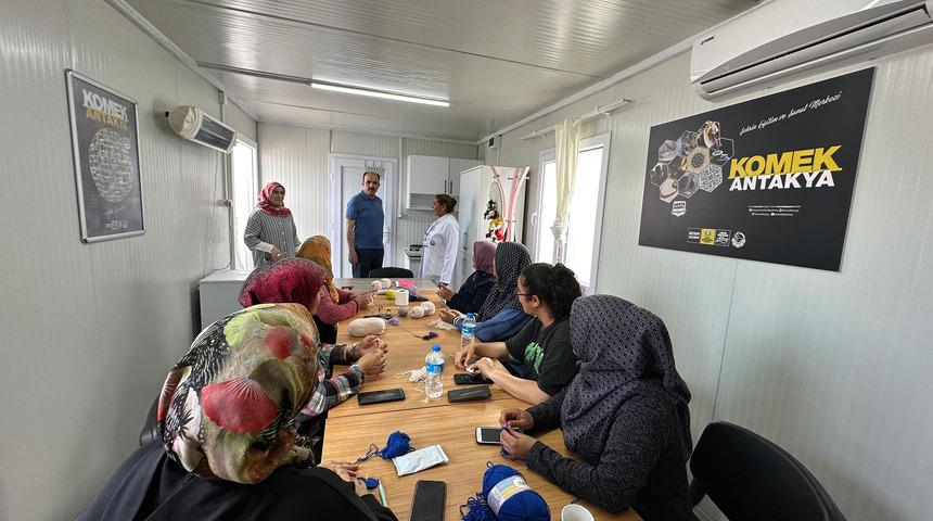 Konya Büyükşehir Belediyesi depremin etkilediği Hatay'da meslek edindirme kursu açtı