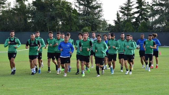 9 futbolcunun 1 dakika bile forma giymediği Denizlispor’u kaptan sırtladı