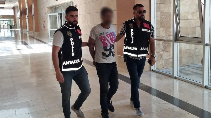 Operatör kıyafeti ile baz istasyonlarına girip bakır kabloları çalan şüpheli yakalandı