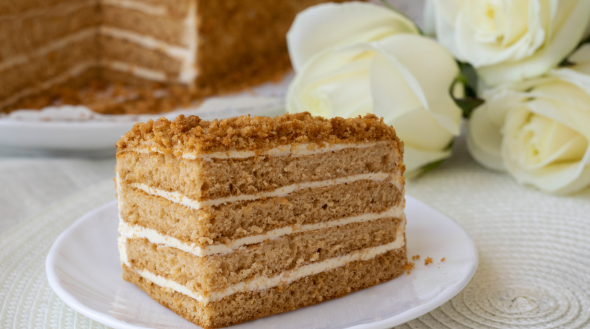 Kat kat lezzet medovik pasta tarifi! Evde medovik (Rus pastası) nasıl yapılır?