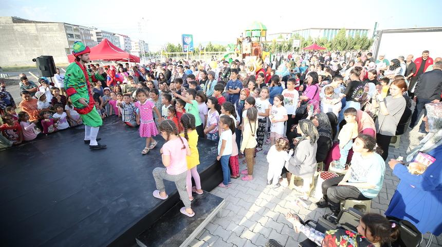 Adapazarı Belediyesi Kahramanmaraş'ta depremzede çocukları sevindirdi