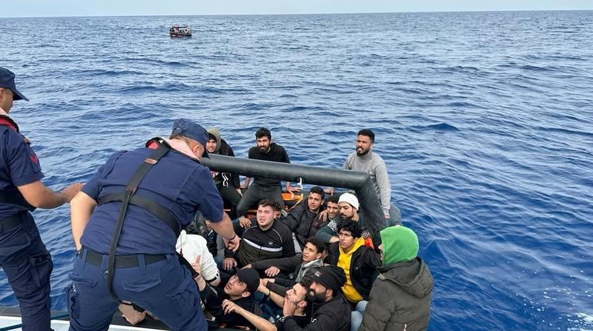 Muğla açıklarında 96 düzensiz göçmen kurtarıldı