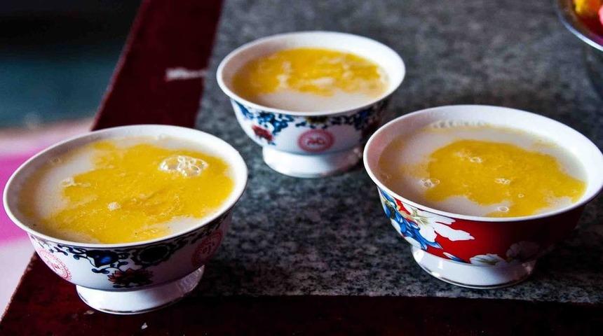 Tereyağlı &ccedil;ay t&uuml;ketmek ger&ccedil;ekten faydalı mı?