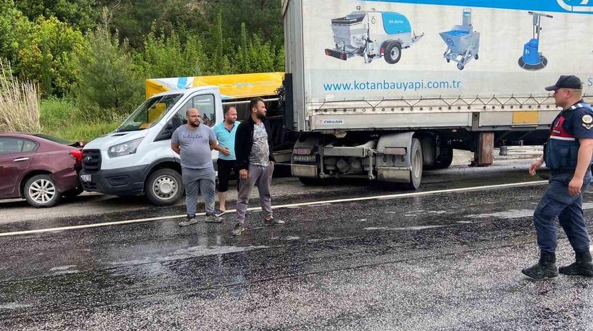 4 kişinin öldüğü rampada zincirleme trafik kazası