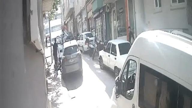 Bandırma’da yaşlı adamı darp etti, güvenlik kameralarına yansıdı