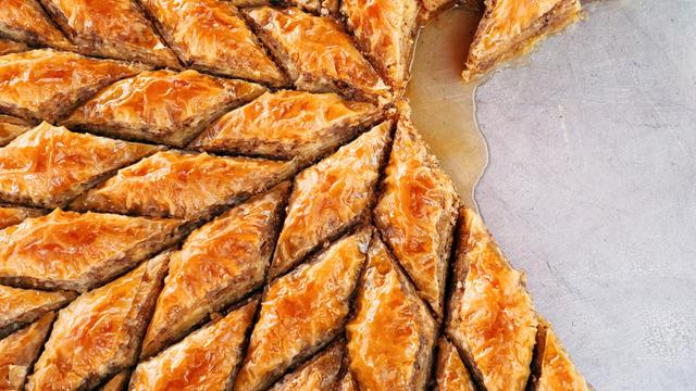 Gelinim Mutfakta kolay ev baklavası tarifi! Kolay ev baklavası nasıl yapılır?