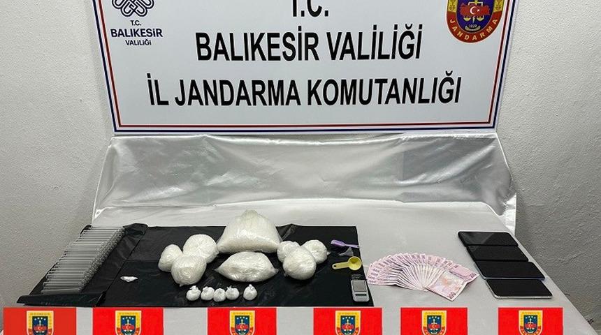 Balıkesir'de uyuşturucu operasyonu: 4 kişi yakalandı!