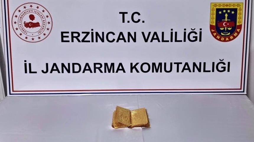 Erzincan'da tarihi eser olduğu değerlendirilen 24 ayar altın kitap ele geçirildi