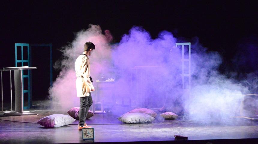 Erzurum'da lise öğrencileri, depremde etkilenen okullar için sahne aldı