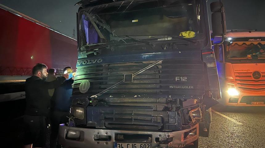 Anadolu Otoyolu'nda zincirleme trafik kazası ulaşımı aksattı