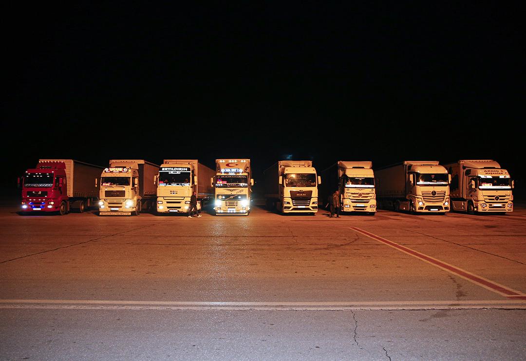 Yurt dışı oyları Ankara&rsquo;da! U&ccedil;aklardan indi, tırlarla taşındı! İşte o anlar&hellip;