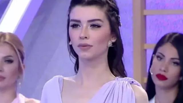 Aleyna Eroğlu kıvrak dansıyla büyüledi! Göğüs dekoltesi olay