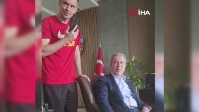 Bakan Akar'ın Yunan Savunma Bakanı ile görüşmesi gündem olmuştu! Bilinmeyen bir ayrıntıyı ilk kez açıkladı