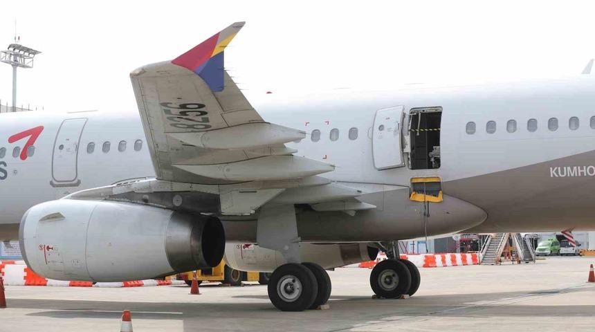 Korku dolu anlar! Havadayken yolcu uçağının kapısını açtı... Büyük panik yaşandı 