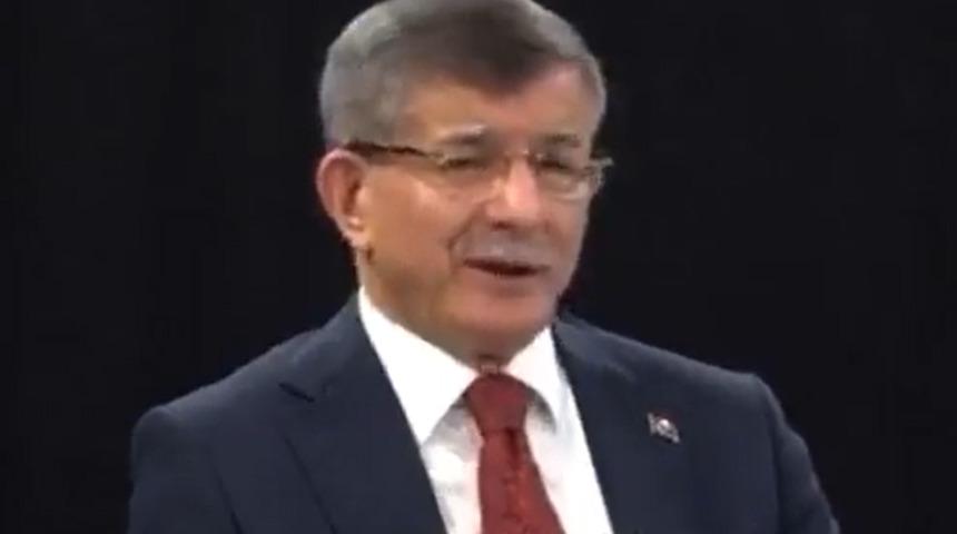 'İtiraf edeyim' dedi ve ekledi... Davutoğlu'ndan çok konuşulacak sözler 'Çağrıda bulunuyorum! Meclis'te...'