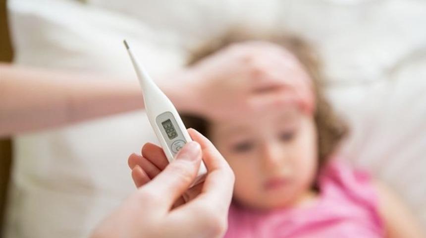 &Ccedil;ocuğunuzun ateşi d&uuml;şm&uuml;yorsa almanız gereken 7 &ouml;nlem