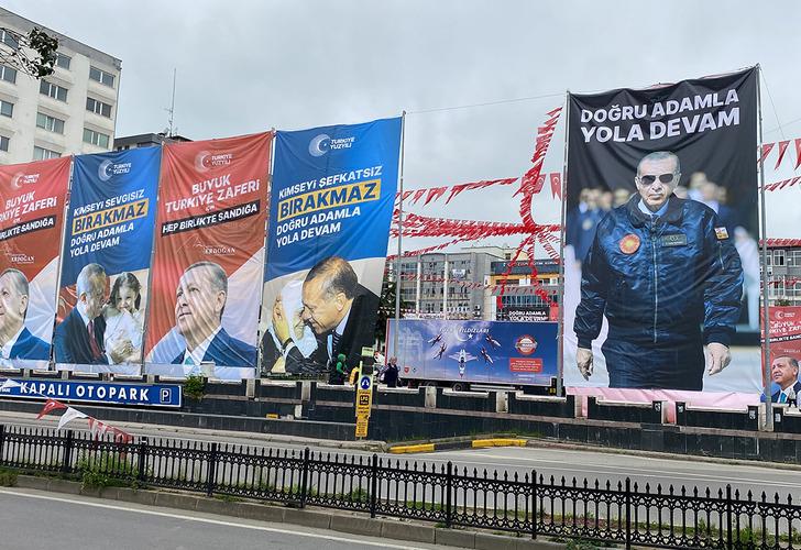 Cumhurbaşkanı Erdoğan’ın fotoğrafının olduğu afişleri yakmıştı! Gözaltına alındı