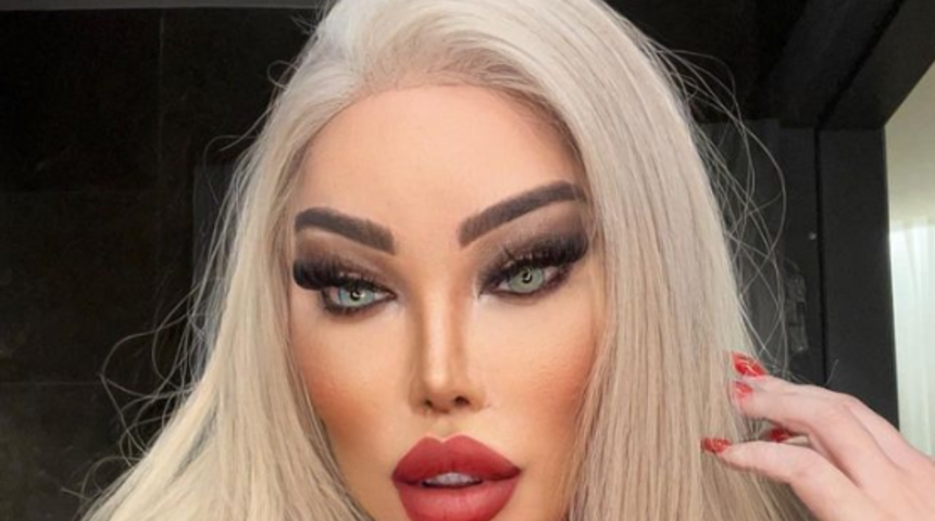 Cinsiyet değiştiren Ken Bebek lakaplı Jessica Alves estetik ameliyatlardan vazgeçmiyor! Yeni göğüs estetiğini gösterdi