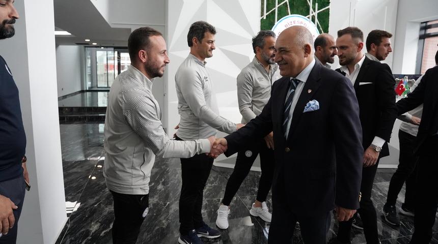 Mehmet Büyükekşi'den Rizespor'a ziyaret