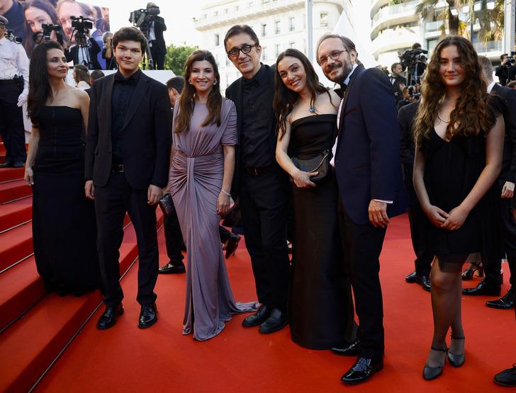 Merve Dizdar, Cannes Film Festivali'nde 'en iyi kadın oyuncu' ödülünü aldı! G1