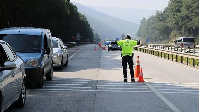 Fıkra gibi olay: Polis çevirmesinde yaşamadığını öğrendi, üstüne üstlük gözaltına alındı!