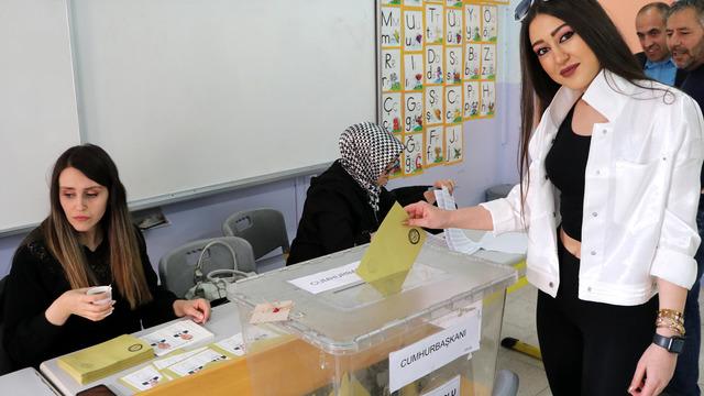 Sandık başına koştular! İşte tüm Türkiye'den seçim manzaraları