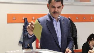 Bakan Murat Kurum oyunu Ataşehir’de kullandı: Seçimimiz ülkemize, milletimize hayırlı olsun