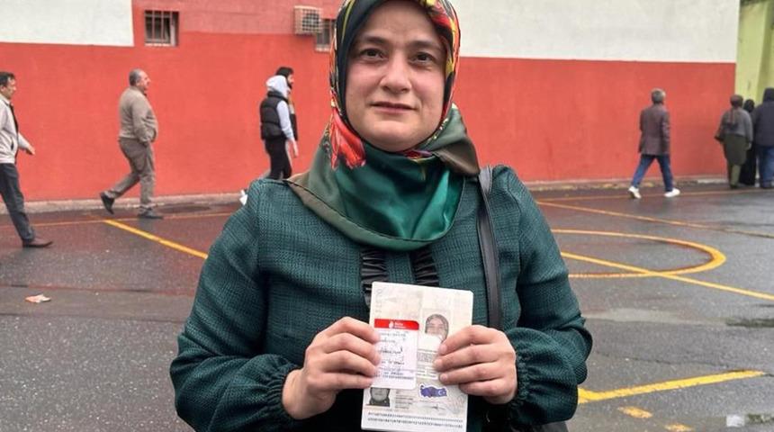 Oy kullanabilmek için 15 bin lira yol parası ödeyip Azerbaycan’dan geldi!