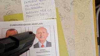 Rize'de tepki çeken olay! Oy kullanma kabinine silahla girdi: Bu ülkenin ekmeğini yiyip ihanet eden, kurşunu yer...