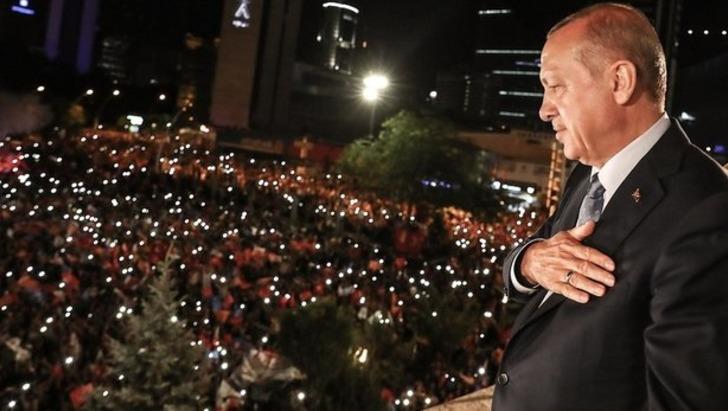 CUMHURBAŞKANI ERDOĞAN BALKON KONUŞMASI CANLI İZLE! Cumhurbaşkanı Erdoğan balkon konuşması ne zaman, nerede ve saat kaçta??