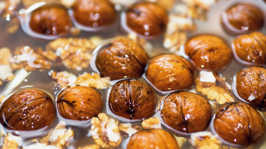 Ceviz suyunun bilinmeyen yararı! Etkisini g&ouml;renler g&ouml;zlerine inanamıyor