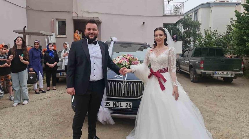 TOGG İzmir&rsquo;de gelin arabası olarak kullanıldı