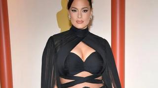 'Dünyanın en seksi kadını' seçilmişti! Ashley Graham tülden elbisesiyle poz verdi