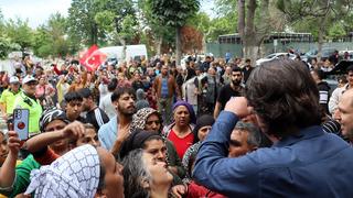 150 kişilik grup emniyet binasına yürüdü! Polisi alarma geçiren olay