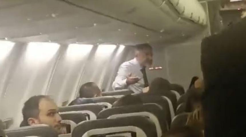 Rötar yapan uçakta Bakan Nebati ile yolcular arasında tartışma: AK Parti kazandı, hazmedin kardeşim