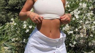 Sosyal medya fenomeni Pauline Tantot, bikinisiyle ayna karşısına geçince Instagram’ı alev alev yaktı