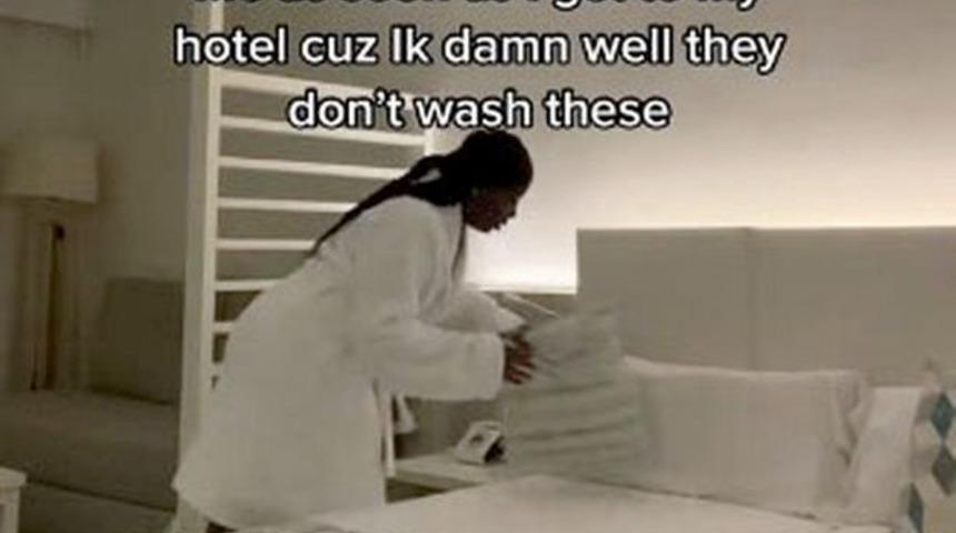 Eskiden otelde temizlik görevlisiydi! Odaya girer girmez yaptığı hareket sosyal medyayı şaşırttı... “Yıkanmadıklarını biliyorum”