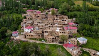 Bitlis'teki tarihi taş evler doğaseverlerin gözde rotalarından biri oldu
