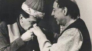 Münir Özkul kavuğunu Ferhan Şensoy'a devretmişti 