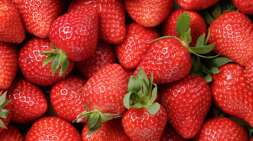 Çileklerin ilk günkü tazeliğini korumasını sağlayan saklama yöntemi! Tüm hafta boyunca bozulmuyor