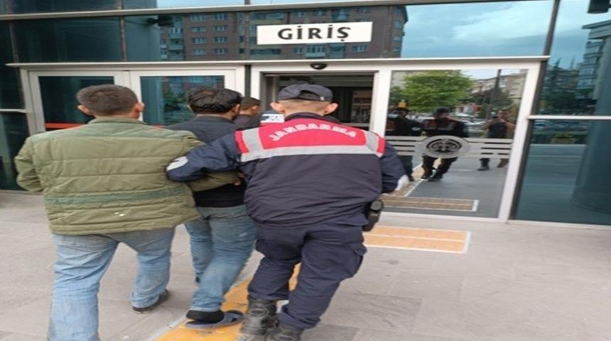 50 bin TL değerinde kablo çalan 3 şüpheliden 1’i tutuklandı