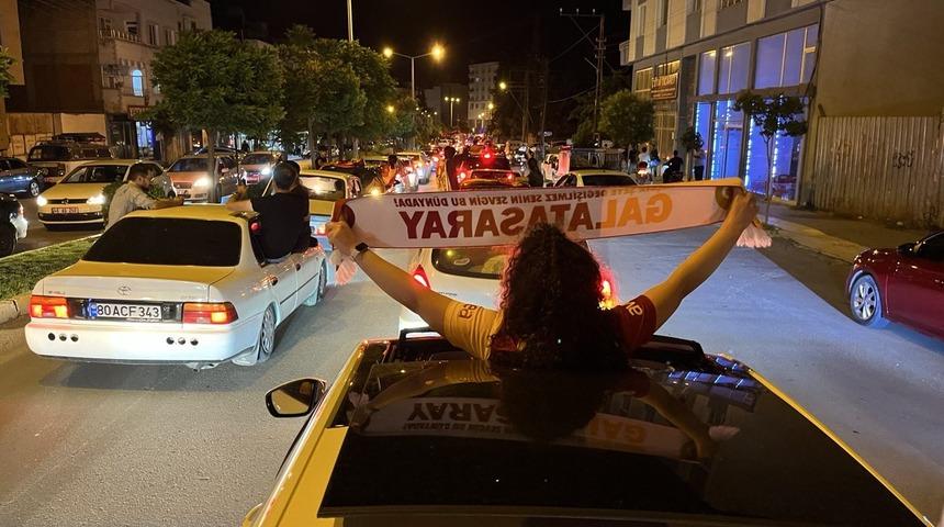 Sınırın sıfır noktasından şampiyonluk coşkuyla kutlandı