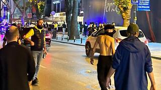 Kadıköy'de Galatasaray taraftarına saldırı! Araçlarına şişe fırlattılar, bayraklarını yaktılar