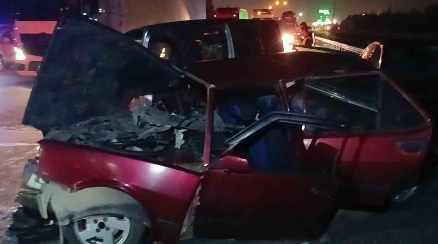 TEM&rsquo;de 3 aracın karıştığı zincirleme kaza: 4 yaralı