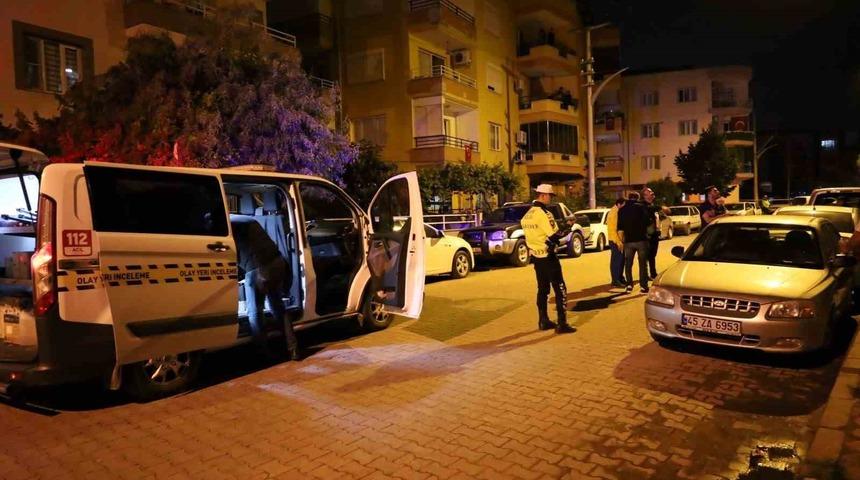 Silahla yaralama ş&uuml;phelisi olay yerine d&ouml;n&uuml;p teslim oldu