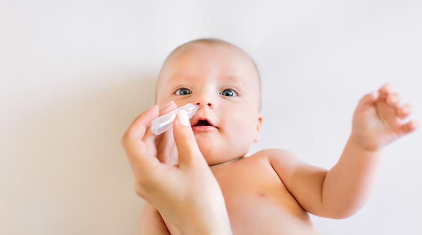 Bebeklerde burun tıkanıklığına ne iyi gelir? Bebeklerde burun tıkanıklığı doğal yollardan nasıl geçer?
