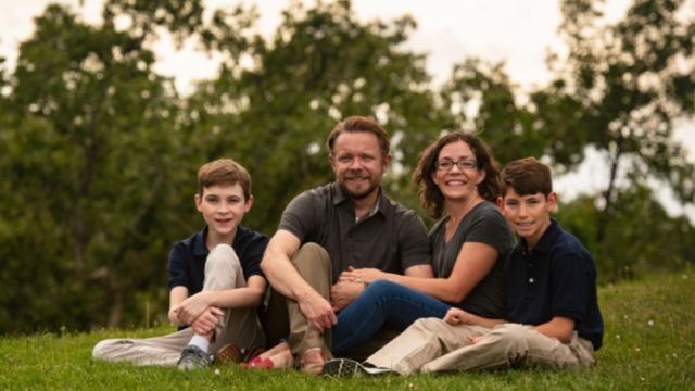 Eğlenmek için DNA testi yaptıran anne, 12 yaşındaki oğlunun kendi çocuğu olmadığını öğrendi... Tüp bebek karışıklığı...