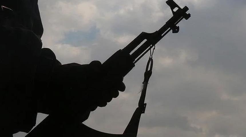 Terör örgütünde çözülme sürüyor! İkna çalışmaları sonucu 2 PKK'lı terörist teslim oldu