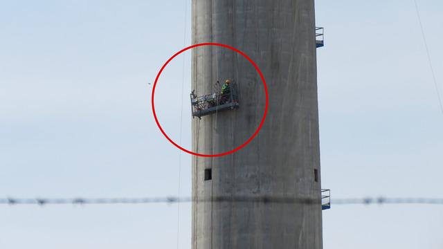 Korku dolu anlar! Halat koptu, 80 metre yükseklikte mahsur kaldılar